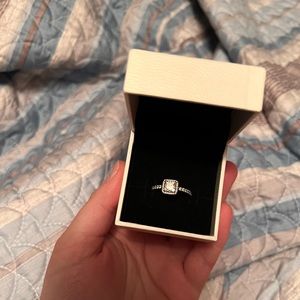 Pandora ring